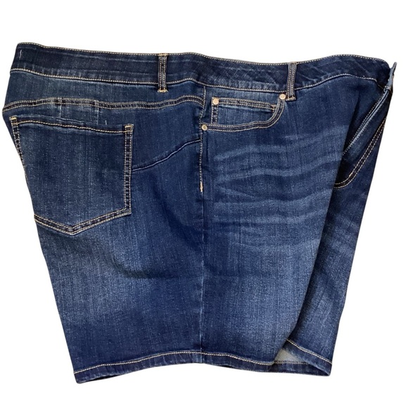 NWT CATO Women’s Contour Fit Hourglass Hi Rise Denim Shorts 22W 4.5” Stretchy - Picture 7 of 12
